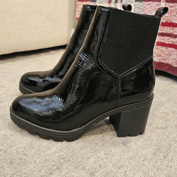 Naturalizer Verney Patent Leather Lug Boot, Sz 7.5 - Picture 2 of 5